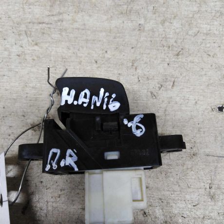 knopka-steklopodieemnika-peredniaia-pravaia-nissan-almera-n16-art-87489-big-2