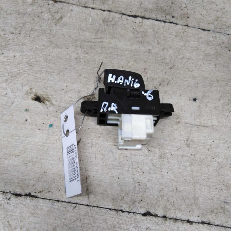 knopka-steklopodieemnika-peredniaia-pravaia-nissan-almera-n16-art-87489-big-1