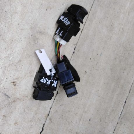 knopka-steklopodieemnika-kia-carens-i-rs-art-87736-big-1