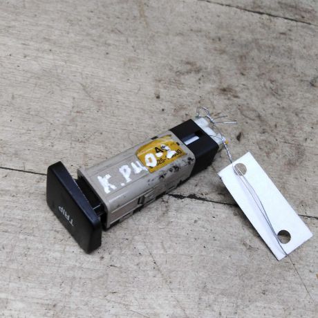 knopka-sluzit-dlia-perekliuceniia-kompiutera-kia-rio-ii-art-88047-big-0