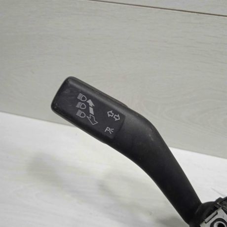 podrulevoi-perekliucatel-v-sbore-volkswagen-jetta-5-art-88226-big-4