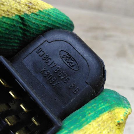 perekliucatel-regulirovki-zerkal-ford-tourneo-connect-i-ford-transit-connect-i-do-rest-art-88293-big-3