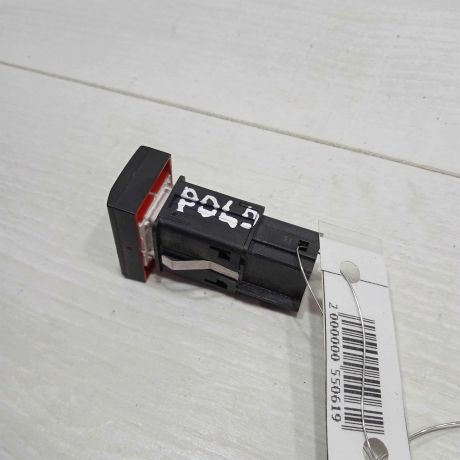 knopka-avariinoi-signalizacii-volkswagen-polo-5-art-88315-big-0
