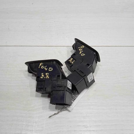 knopka-steklopodieemnika-zadniaia-volkswagen-polo-5-art-88398-big-2