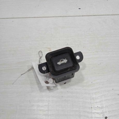 knopka-bagaznika-honda-cr-v-ii-art-88429-big-0