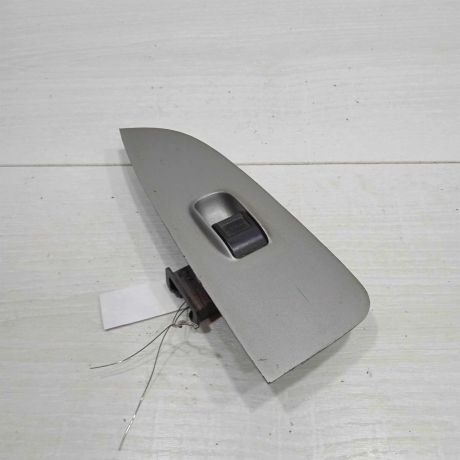 knopka-steklopodieemnika-zadniaia-honda-cr-v-ii-art-88506-big-0