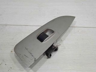 knopka-steklopodieemnika-zadniaia-pravaia-honda-cr-v-ii-art-88857