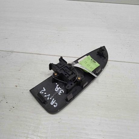 knopka-steklopodieemnika-zadniaia-pravaia-honda-cr-v-ii-art-88857-big-1