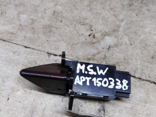 knopka-avariinoi-signalizacii-mitsubishi-space-wagon-iii-art-89237