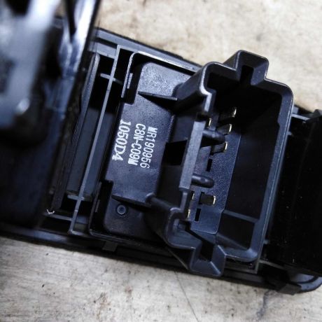 perekliucatel-regulirovki-zerkal-korrektor-far-mitsubishi-space-wagon-iii-art-89266-big-1