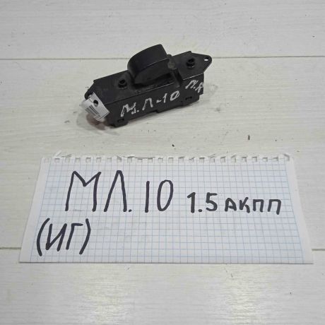 knopka-steklopodieemnika-peredniaia-pravaia-mitsubishi-lancer-x-art-89424-big-0