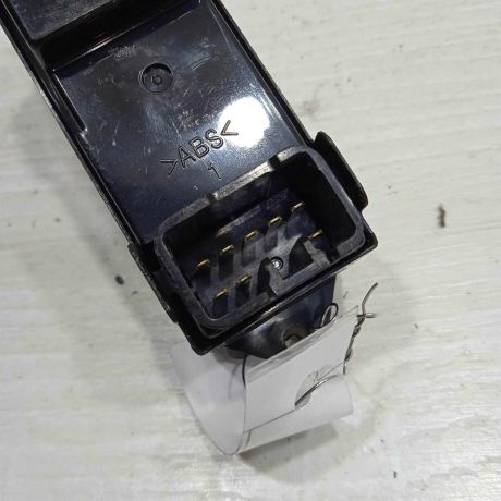 knopka-steklopodieemnika-peredniaia-pravaia-mitsubishi-lancer-x-art-89424-big-1