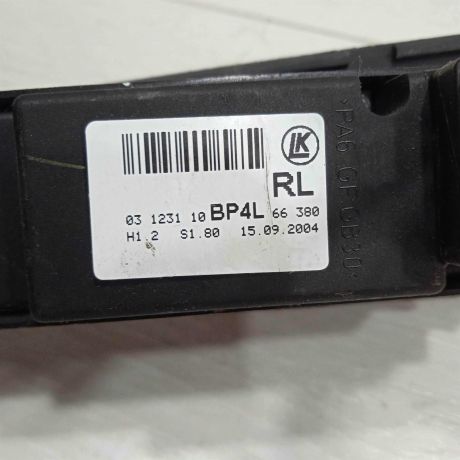 knopa-steklopodieemnika-peredniaia-pravaia-mazda-3-bk-art-89560-big-3