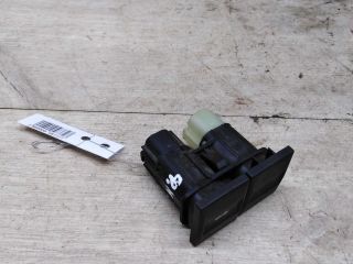 knopka-otkryvaniia-bagaznika-ford-mondeo-3-art-90154