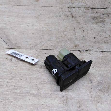 knopka-otkryvaniia-bagaznika-ford-mondeo-3-art-90154-big-0