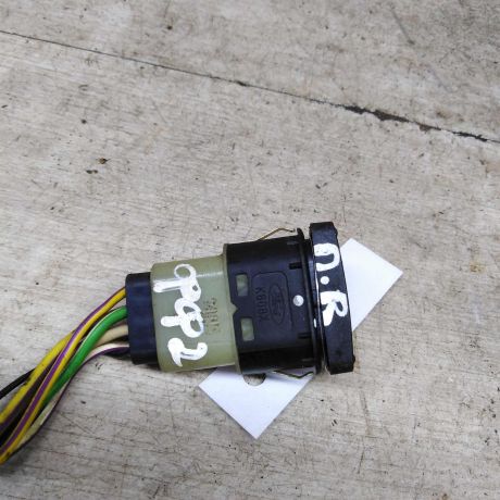 knopka-steklopodieemnika-ford-focus-2-art-90786-big-2