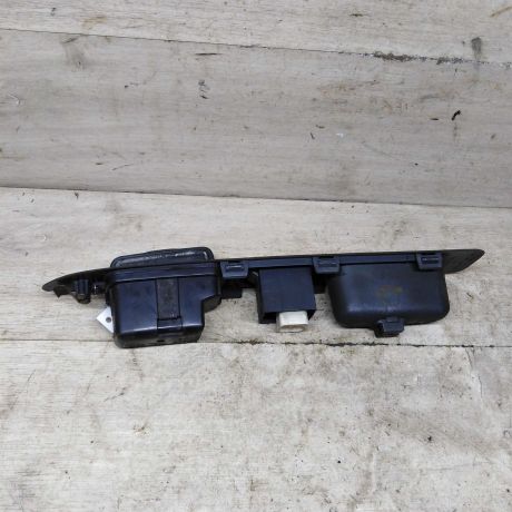 knopka-steklopodieemnika-zadniaia-mitsubishi-space-wagon-iii-art-90910-big-4