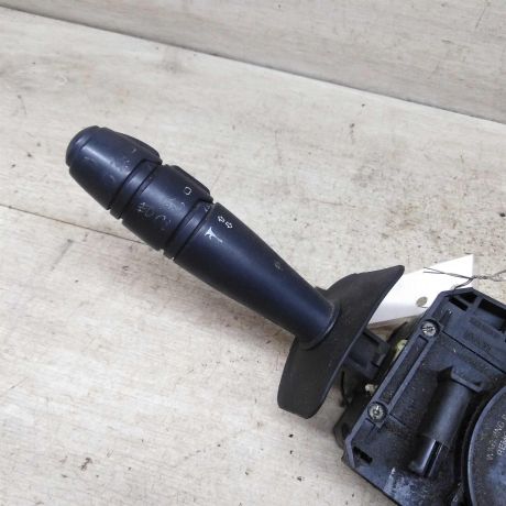 podrulevoi-perekliucatel-v-sbore-renault-clio-ii-art-91590-big-1