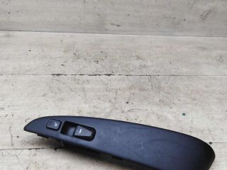 knopka-steklopodieemnika-zadniaia-pravaia-hyundai-ix35-i-art-91945