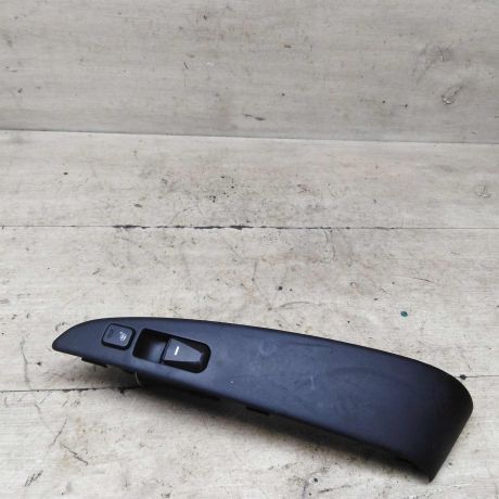 knopka-steklopodieemnika-zadniaia-pravaia-hyundai-ix35-i-art-91945-big-0