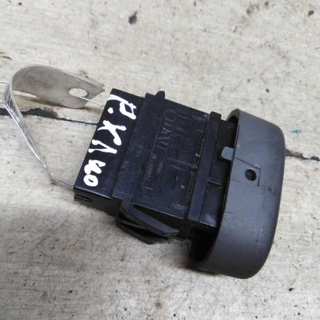 knopka-renault-clio-ii-art-92079-big-2