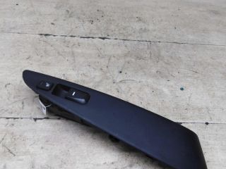 knopka-steklopodieemnika-zadniaia-levaia-hyundai-ix35-i-art-92142