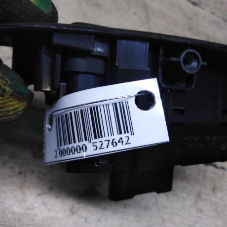 knopka-steklopodieemnika-zadniaia-levaia-hyundai-ix35-i-art-92142-big-3