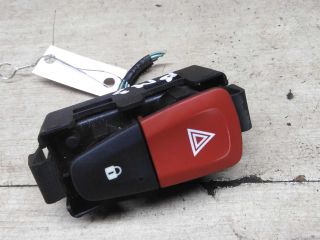 knopka-avariinoi-signalizacii-renault-megane-iii-art-92304