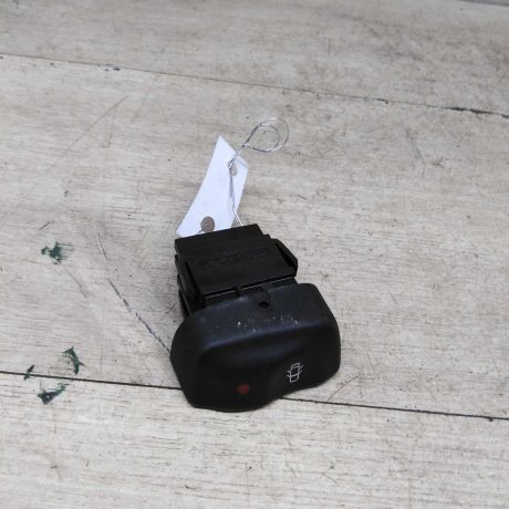 knopka-otkryvanie-dverei-renault-scenic-i-art-92323-big-2