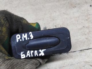 knopka-otkryvaniia-bagaznika-renault-megane-iii-art-92415