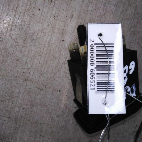 knopka-avariinoi-signalizacii-volkswagen-jetta-2-volkswagen-golf-2-art-92723-big-2