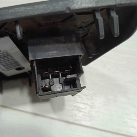 knopka-steklopodieemnika-skoda-octavia-i-a4-art-92735-big-1