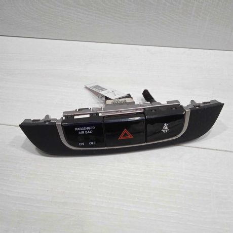 knopka-avariinoi-signalizacii-hyundai-ix35-i-art-92991-big-0