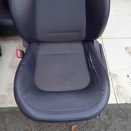 sidene-hyundai-ix35-i-salon-art-93372-big-7