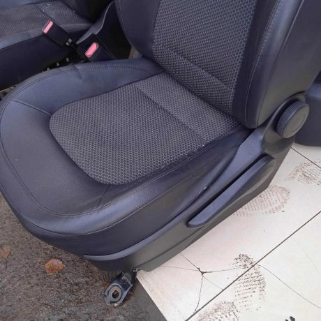 sidene-hyundai-ix35-i-salon-art-93372-big-9