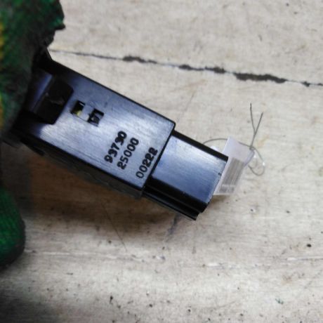 knopka-protivotumannyx-far-hyundai-accent-ii-art-93698-big-1