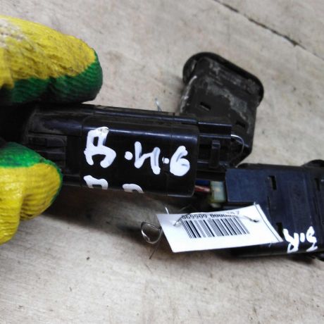 knopka-steklopodieemnika-daewoo-nexia-art-93886-big-1