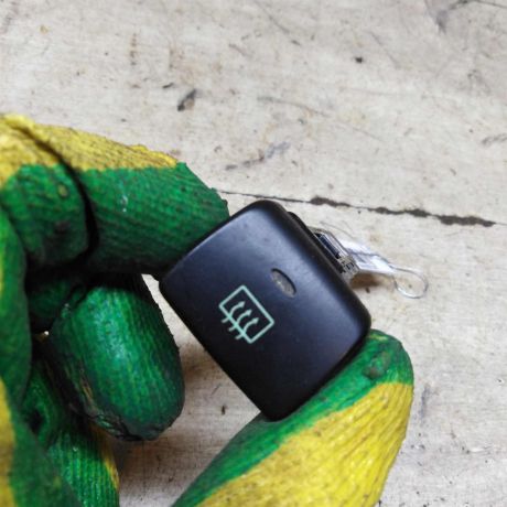 knopka-podogreva-stekla-hyundai-santa-fe-i-art-94095-big-0