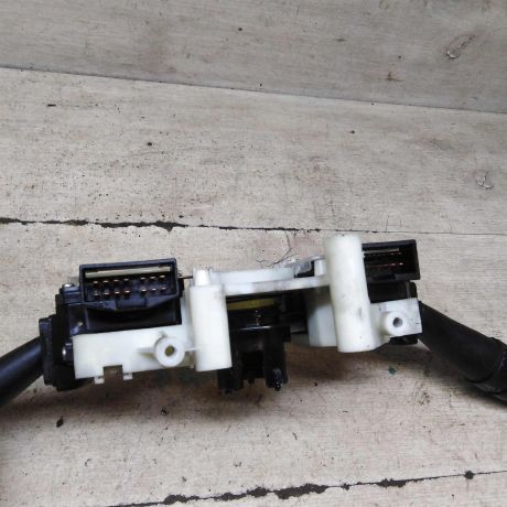 podrulevoi-perekliucatel-v-sbore-hyundai-santa-fe-i-art-94137-big-1