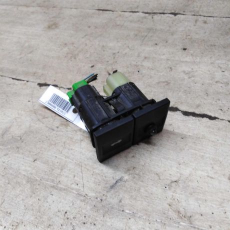 knopka-otkrytiia-bagaznika-ford-mondeo-3-art-95416-big-0