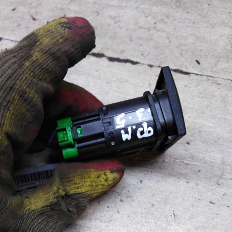 knopka-otkrytiia-bagaznika-ford-mondeo-3-art-95416-big-1