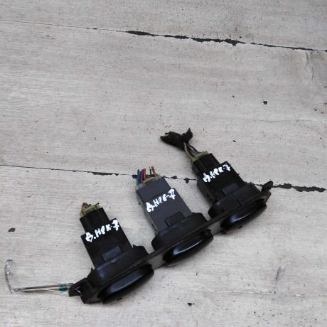 knopka-signalizacii-avariinyi-knopka-podogreva-stekla-daewoo-nexia-art-95509-big-2