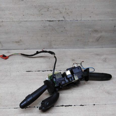 podrulevoi-perekliucatel-v-sbore-renault-megane-i-art-95571-big-4