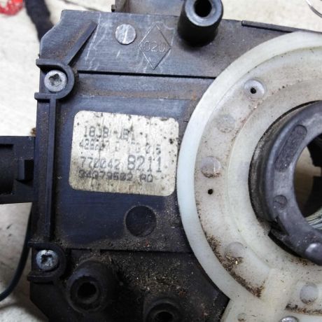 podrulevoi-perekliucatel-v-sbore-renault-megane-i-art-95571-big-5