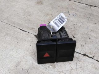 knopka-avariinoi-signalizacii-ford-mondeo-3-art-95667