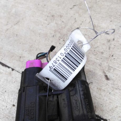 knopka-avariinoi-signalizacii-ford-mondeo-3-art-95667-big-1