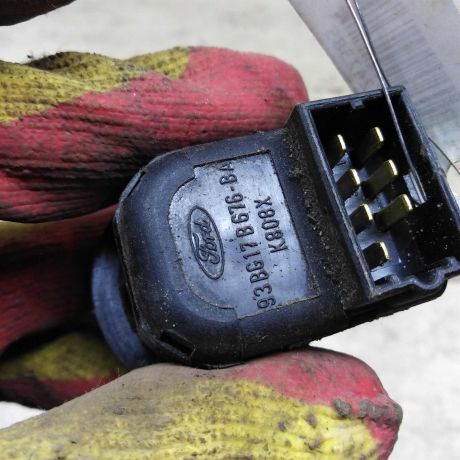 perekliucatel-regulirovki-zerkal-ford-mondeo-3-art-95668-big-1