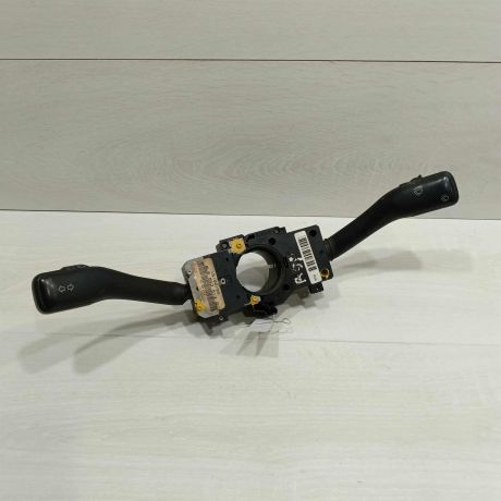 podrulevoi-perekliucatel-v-sbore-volkswagen-bora-art-96395-big-0