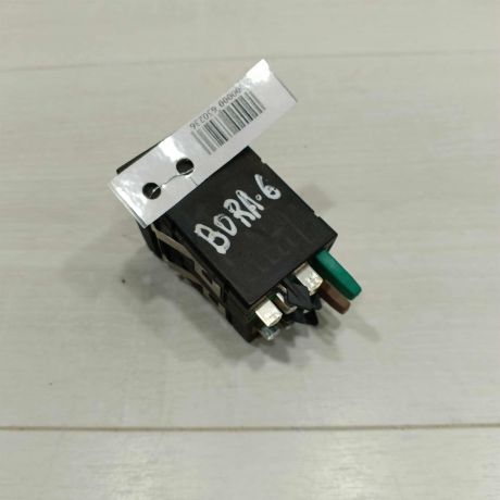 knopka-obogreva-sidenii-volkswagen-golf-4-volkswagen-bora-art-96412-big-0