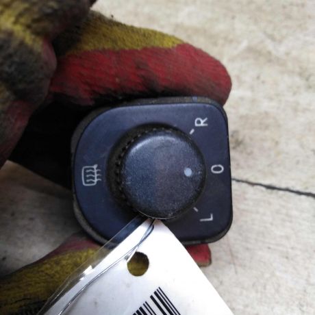 perekliucatel-regulirovki-zerkal-volkswagen-jetta-5-volkswagen-golf-5-art-96564-big-0